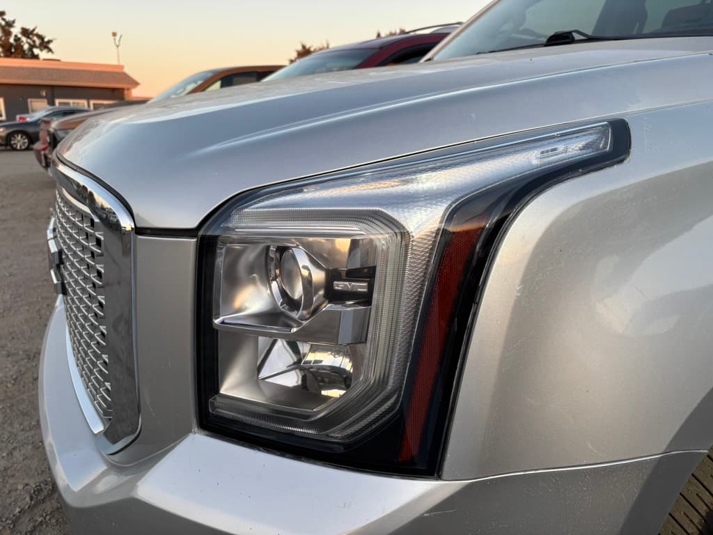 2017 GMC Yukon - 10 