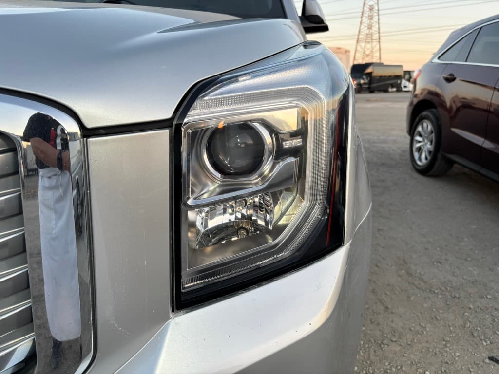2017 GMC Yukon - 17 