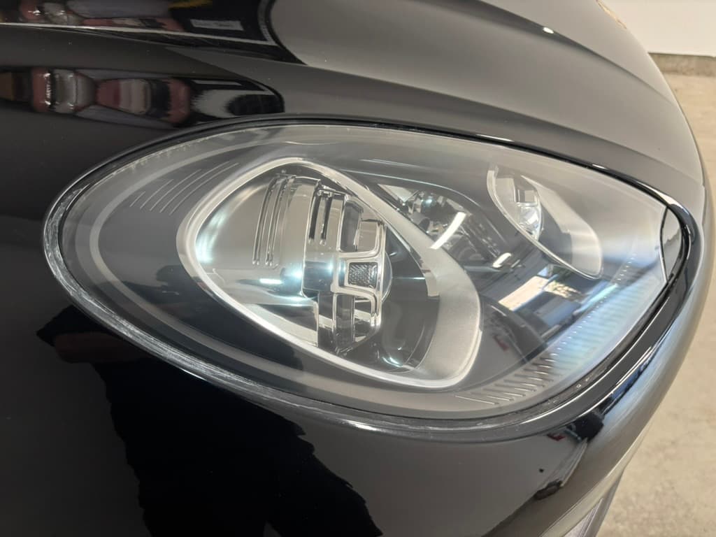 2015 Porsche Macan - 18 
