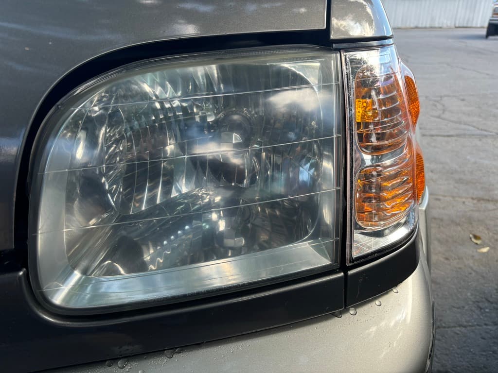 2004 Toyota Sequoia - 8 