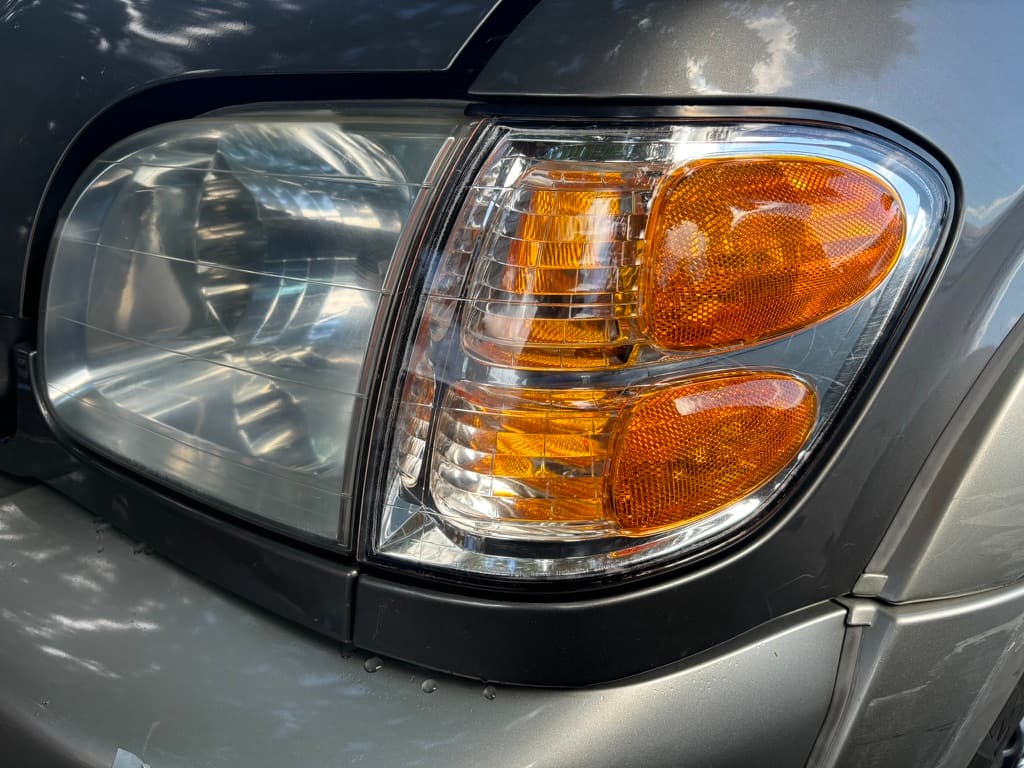 2004 Toyota Sequoia - 9 